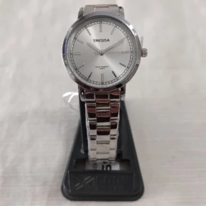 Reloj analogo plateado