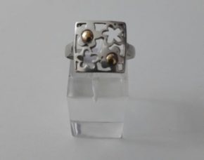 Anillo calado flores de plata y oro