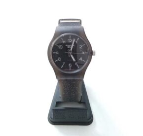 Reloj analogo negro