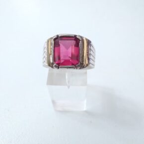 Anillo de hombre con piedra