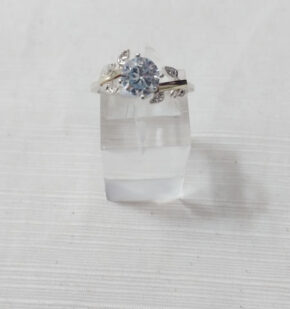 Anillo de piedra