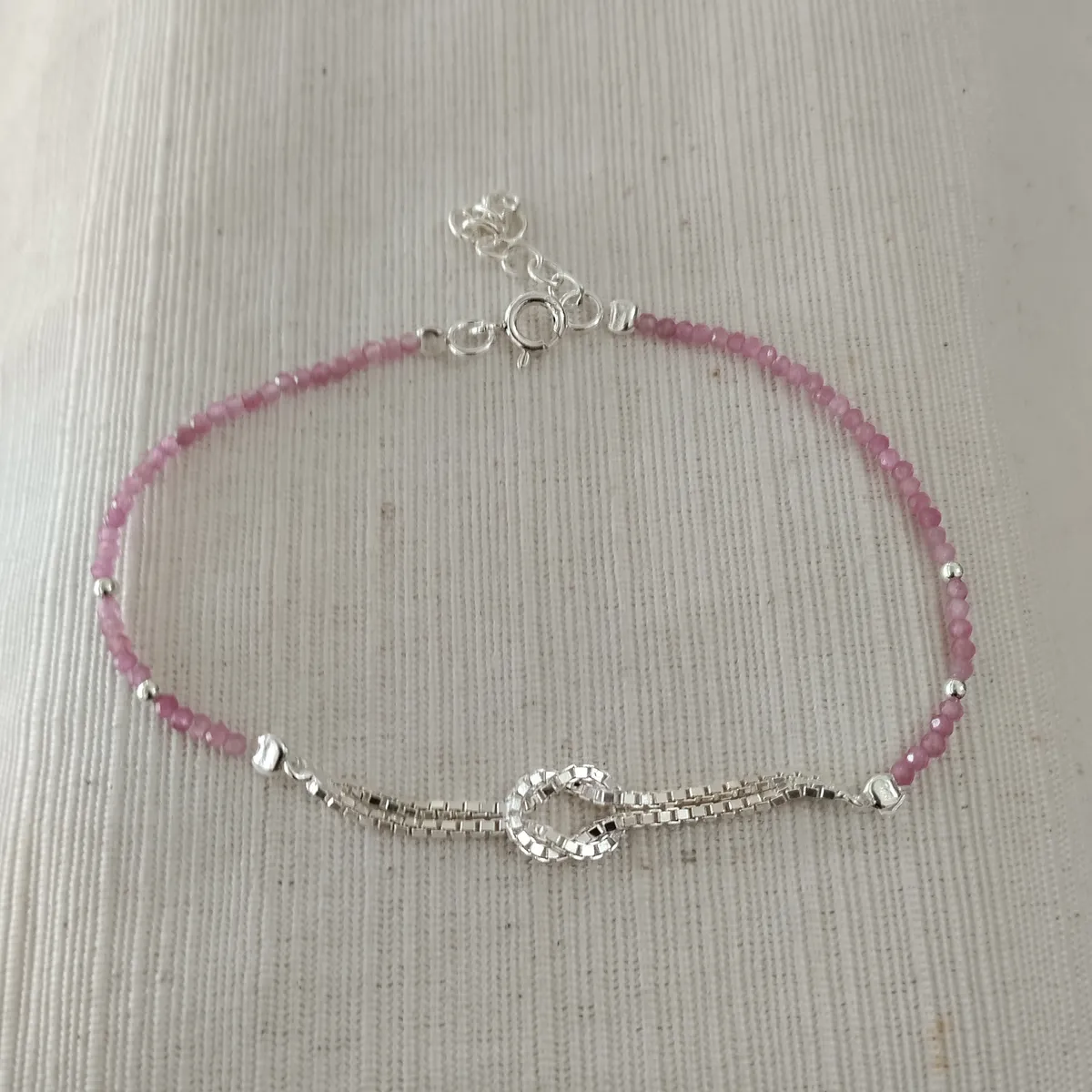 Pulsera plata y piedras naturales