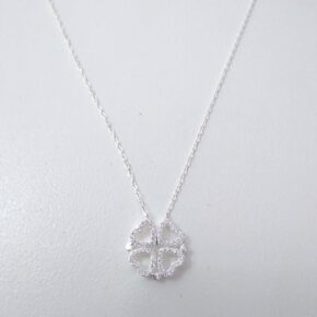 Cadena choker con dijes