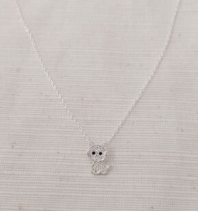 Cadena choker con dijes
