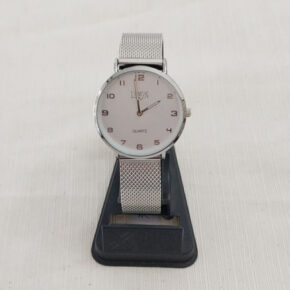 Reloj analogo metal