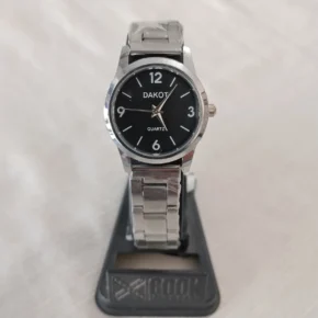 Reloj analogo plateado
