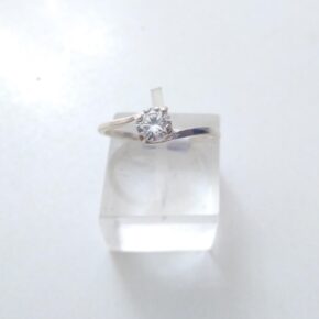 Anillo de piedra
