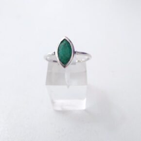 Anillo de piedra