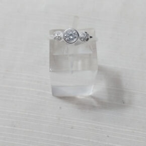 Anillo de piedra