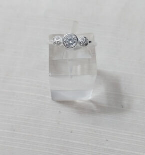 Anillo de piedra