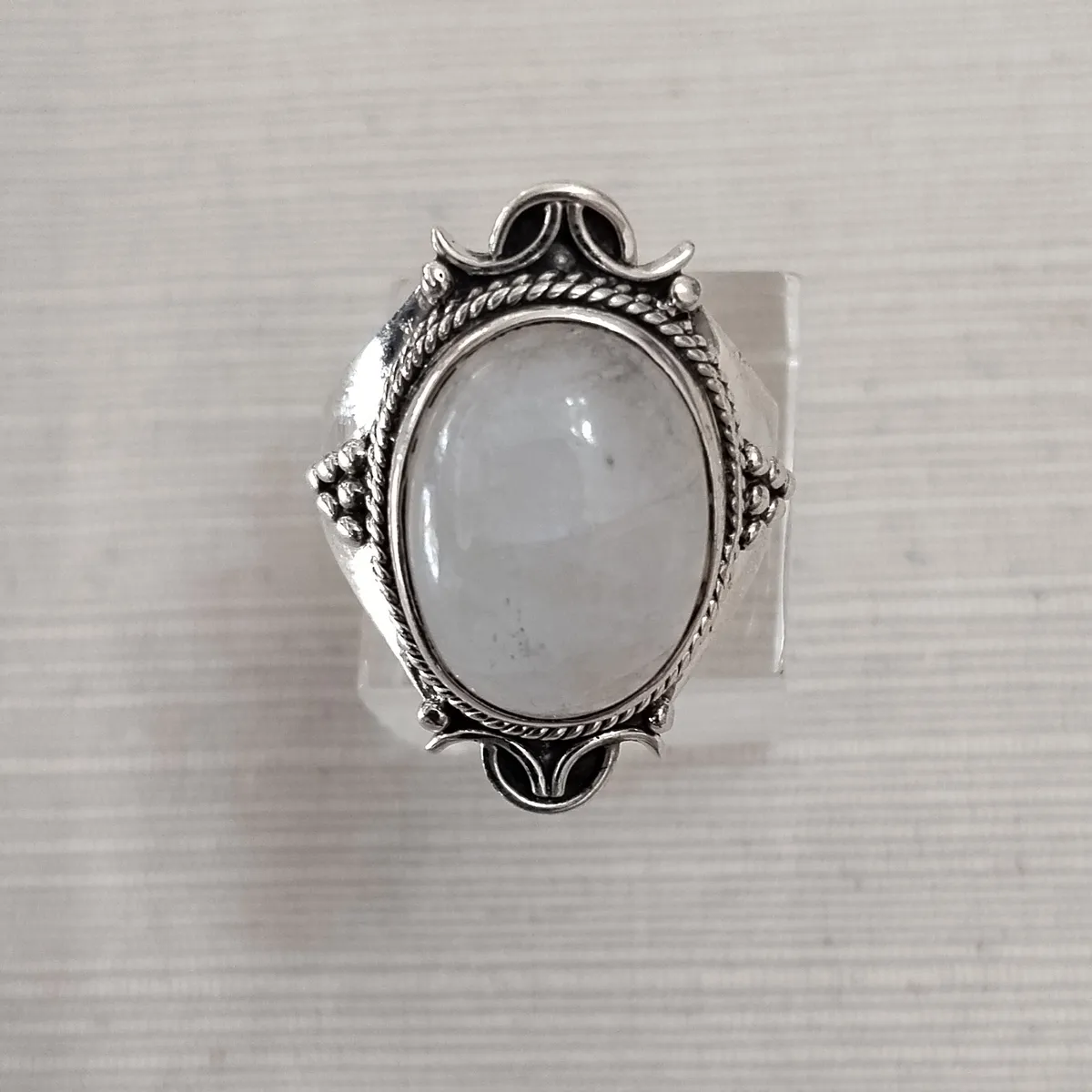 Anillo de piedra de la luna