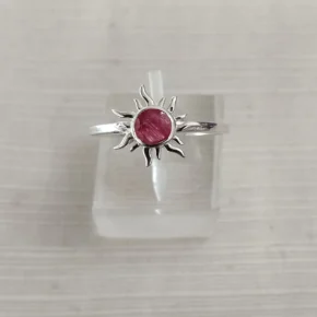 Anillo de piedra raiz de rubi