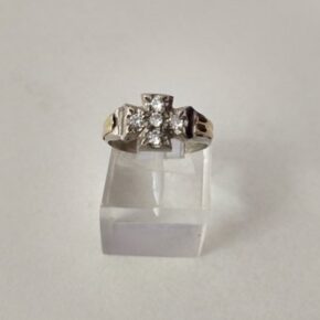 Anillo de piedra