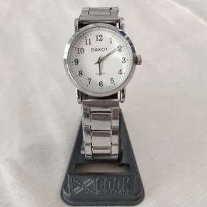Reloj analogo metal