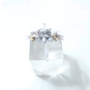 Anillo de piedra