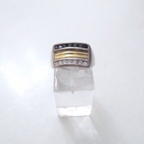Anillo de piedra