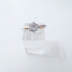 Anillo de piedra