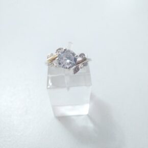 Anillo de piedra