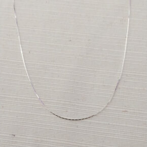 Cadena facetada de plata