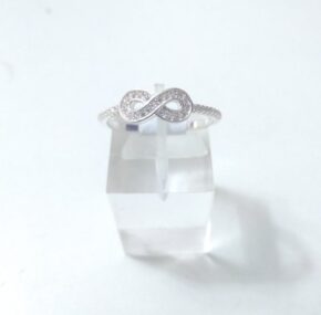 Anillo de piedra