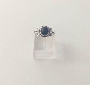 Anillo de piedra