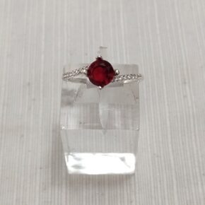Anillo de piedra