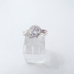 Anillo de piedra