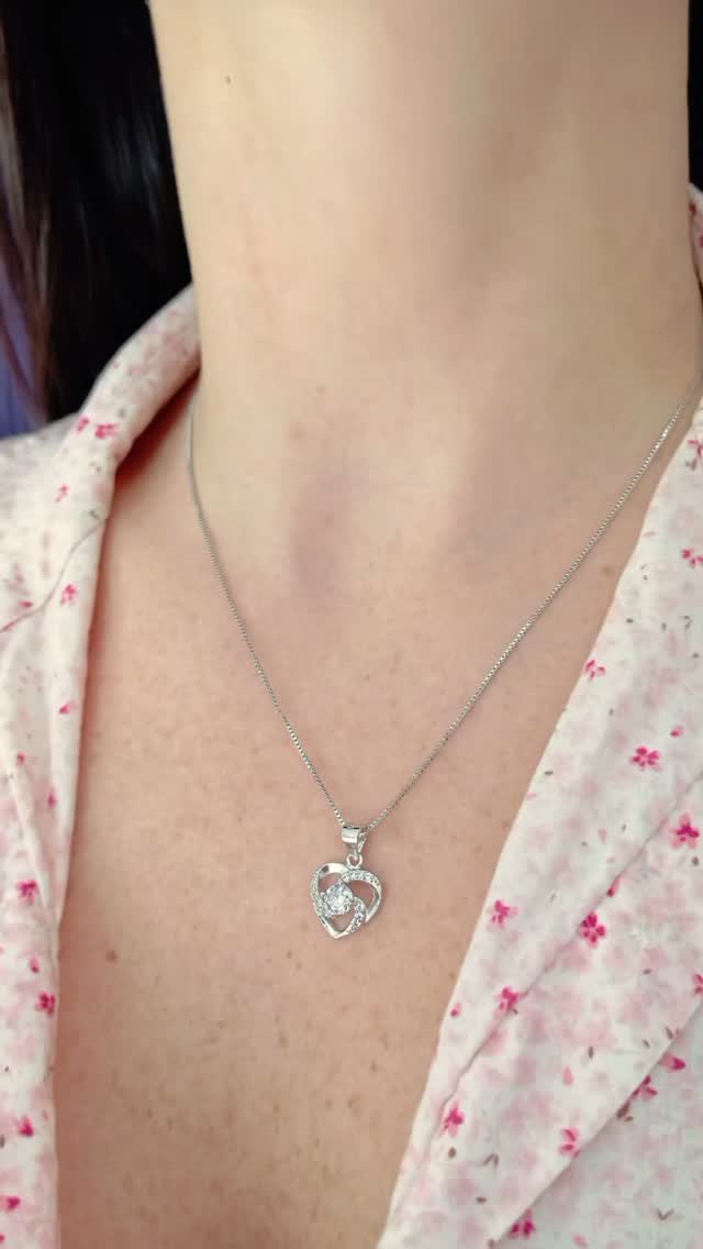 💖 Una cadena es el toque perfecto para resaltar tu elegancia y personalidad. ¡Dale un giro único a tu look diario! 

➖
☝🏼 Estamos de Lunes a sábado en nuestro local de Aristóbulo del Valle 6290.⁣⁣⁣⁣⁣⁣⁣⁣⁣
⁣⁣💵Aprovechá TODOS LOS DÍAS 10% descuento contado efectivo (Todos los días).⁣

📲 WhatsApp: 342-4773279⁣⁣⁣⁣
⁣⁣⁣⁣🏠 Local: Aristóbulo del valle 6290⁣⁣⁣