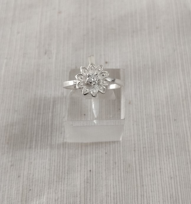 Anillo de piedra