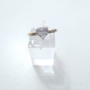 Anillo de piedra