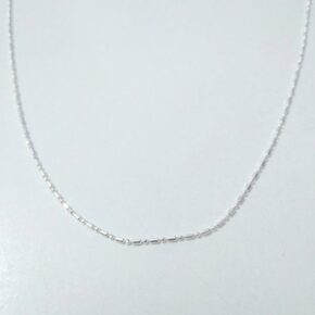 Cadena facetada de plata