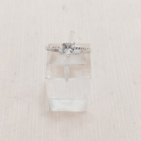 Anillo plata y piedra