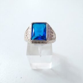 Anillo de hombre con piedra