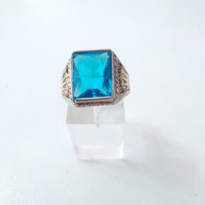 Anillo de hombre con piedra