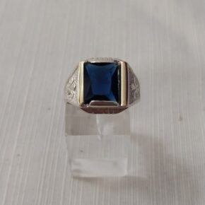 Anillo de hombre con piedra