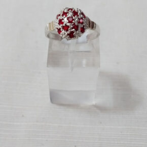Anillo de piedra