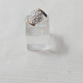 Anillo de piedra