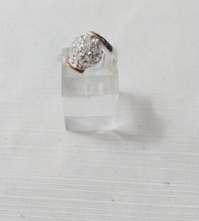 Anillo de piedra